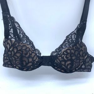 True & Co Gramercy Plunge Lace Underwire Bra 32A Lightly Lined Black Feather